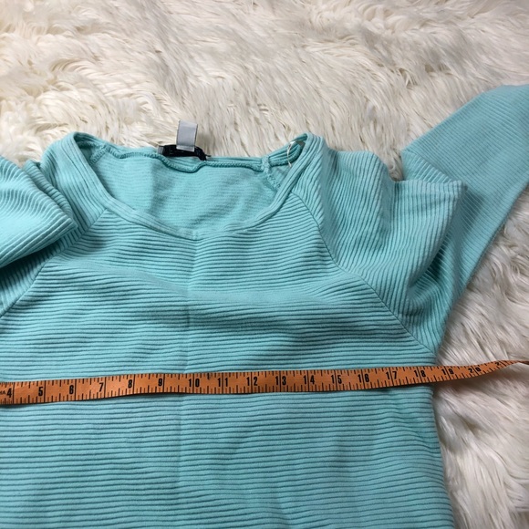 Forever 21 baby blue pullover M scoop neck ribbed - Picture 6 of 8